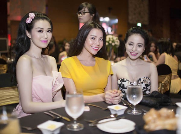 Khánh My mặc xuyên thấu, 'dìm hàng' Trà Ngọc Hằng - ảnh 3